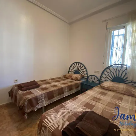 La Cinuelica, R1 1st Floor Com Pool L180 * Torrevieja